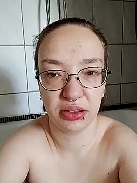 Snapshot of Isabella_Geney chatting on 11/22/25, 02:05 Isabella Geney online show from 11/22/25, 02:05