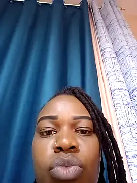 Snapshot of queen_arianna chatting on 12/06/24, 01:29 queen arianna online show from 12/06/24, 01:29
