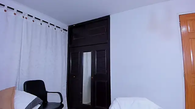 Snapshot of AURORA_FRANKLIN chatting on 12/05/24, 06:55 AURORA FRANKLIN online show from 12/05/24, 06:55