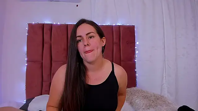 Snapshot of AURORA_FRANKLIN chatting on 12/17/24, 06:53 AURORA FRANKLIN online show from 12/17/24, 06:53