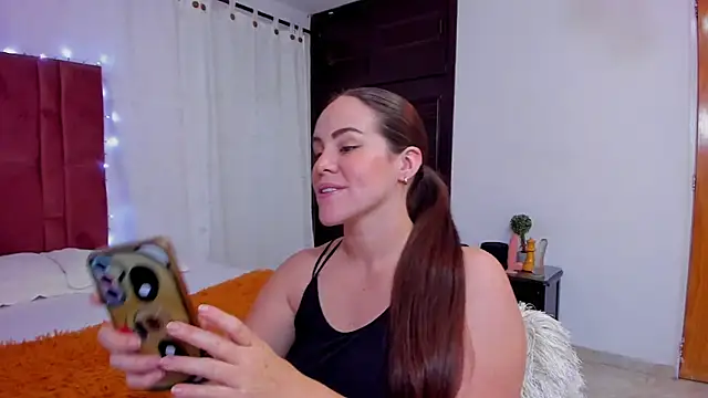 Snapshot of AURORA_FRANKLIN chatting on 01/08/25, 01:09 AURORA FRANKLIN online show from 01/08/25, 01:09