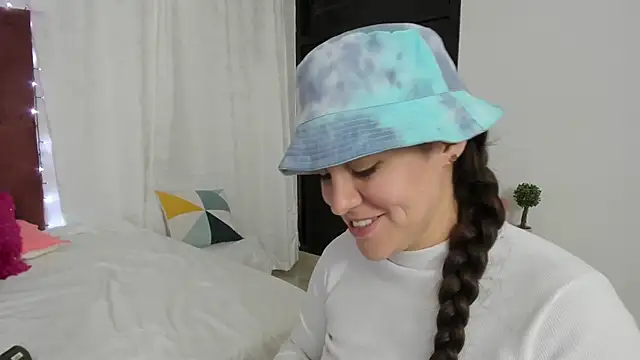 Snapshot of AURORA_FRANKLIN chatting on 03/10/25, 04:35 AURORA FRANKLIN online show from 03/10/25, 04:35