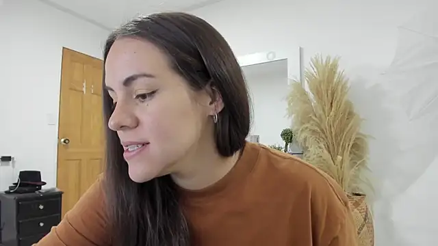 Snapshot of AURORA_FRANKLIN chatting on 09/15/25, 02:39 AURORA FRANKLIN online show from 09/15/25, 02:39