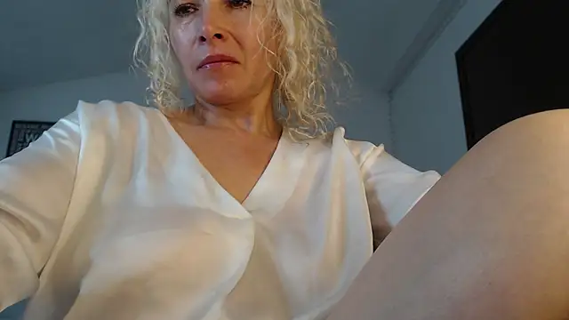 Ingridbergman online show from 01/23/25, 04:48