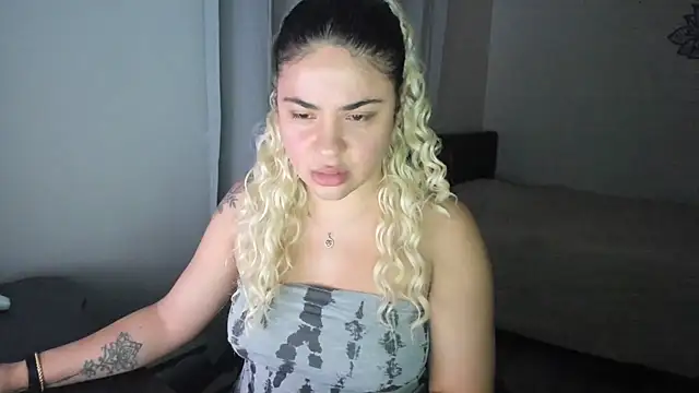 MelSaunders online show from 01/12/25, 03:49