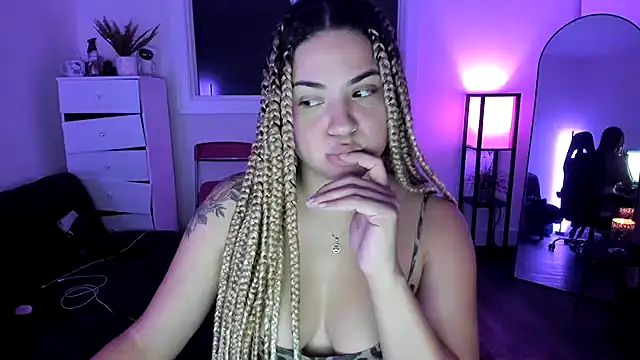 MelSaunders online show from 10/31/25, 01:28