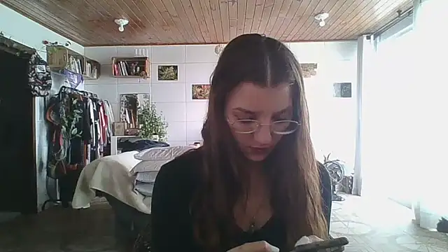 SweetyBabyDemon online show from 10/31/25, 01:12