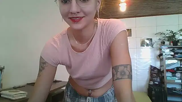 Snapshot of SweetyBabyDemon chatting on 04/30/26, 01:17 SweetyBabyDemon online show from 04/30/26, 01:17