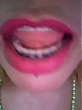 gatadeojosclaros online show from 03/23/25, 02:37