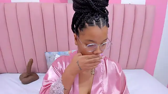 ISABELLA 020 online show from 02/13/25, 06:48