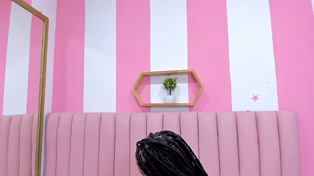 ISABELLA 020 online show from 02/15/25, 12:11