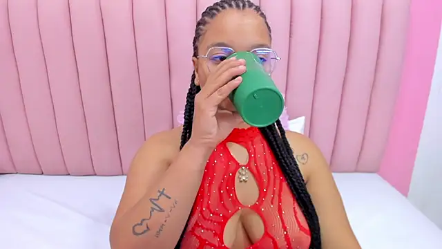 ISABELLA 020 online show from 03/17/25, 11:42