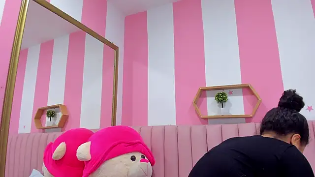 ISABELLA 020 online show from 09/12/25, 01:44