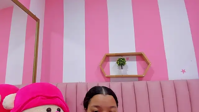 ISABELLA 020 online show from 10/23/25, 12:48