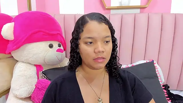 ISABELLA 020 online show from 11/29/25, 01:58