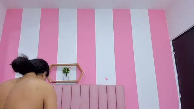 ISABELLA 020 online show from 02/26/26, 12:37