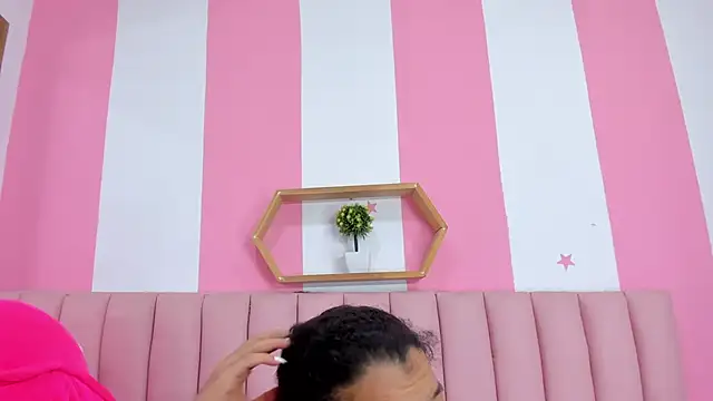 ISABELLA 020 online show from 02/27/26, 12:49