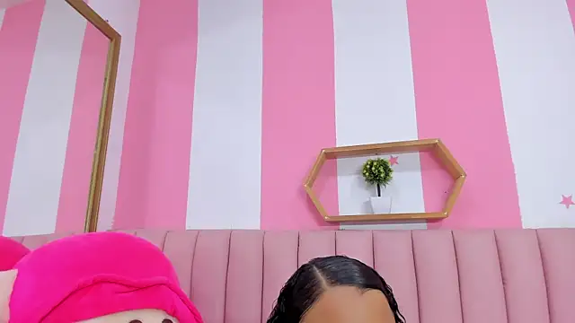 ISABELLA 020 online show from 04/14/26, 06:36