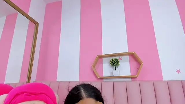 ISABELLA 020 online show from 04/20/26, 12:30