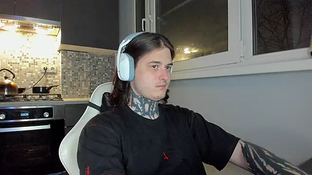 Snapshot of _torfin_ chatting on 12/01/24, 08:31 torfin online show from 12/01/24, 08:31