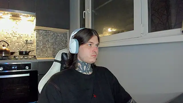 Snapshot of _torfin_ chatting on 12/01/24, 11:36 torfin online show from 12/01/24, 11:36