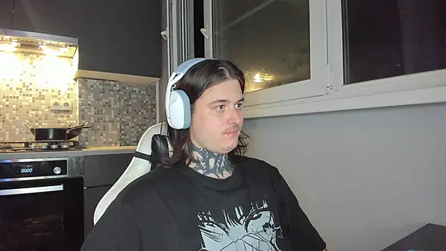 Snapshot of _torfin_ chatting on 12/13/24, 02:32 torfin online show from 12/13/24, 02:32