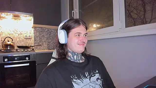 Snapshot of _torfin_ chatting on 12/13/24, 10:45 torfin online show from 12/13/24, 10:45