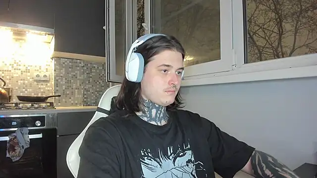 Snapshot of _torfin_ chatting on 12/14/24, 07:36 torfin online show from 12/14/24, 07:36