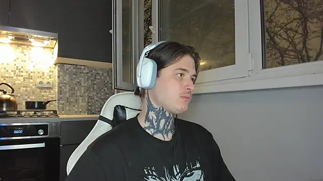 Snapshot of _torfin_ chatting on 12/15/24, 08:25 torfin online show from 12/15/24, 08:25