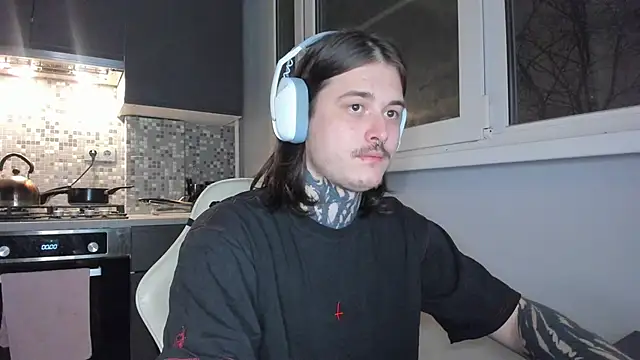 Snapshot of _torfin_ chatting on 12/24/24, 10:06 torfin online show from 12/24/24, 10:06