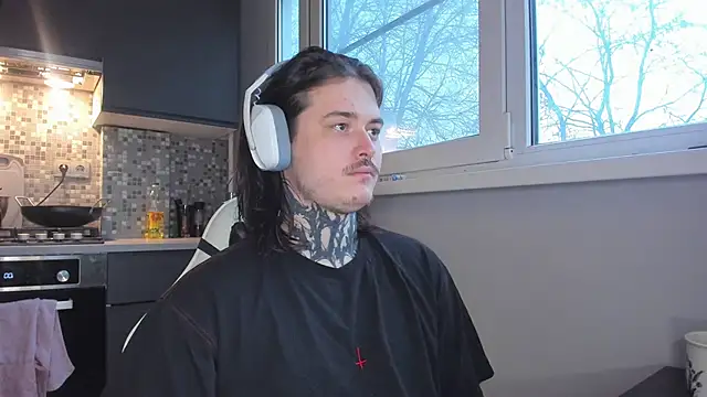 Snapshot of _torfin_ chatting on 12/27/24, 07:18 torfin online show from 12/27/24, 07:18