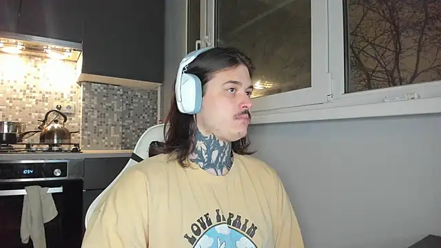 Snapshot of _torfin_ chatting on 01/12/25, 04:18 torfin online show from 01/12/25, 04:18