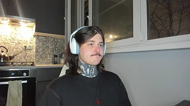 Snapshot of _torfin_ chatting on 01/15/25, 04:11 torfin online show from 01/15/25, 04:11