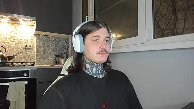 Snapshot of _torfin_ chatting on 01/15/25, 07:55 torfin online show from 01/15/25, 07:55