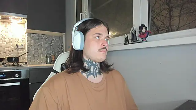 Snapshot of _torfin_ chatting on 02/15/25, 07:06 torfin online show from 02/15/25, 07:06