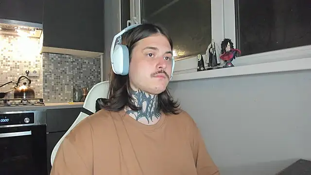 Snapshot of _torfin_ chatting on 02/15/25, 10:10 torfin online show from 02/15/25, 10:10