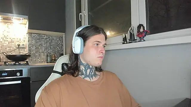 Snapshot of _torfin_ chatting on 02/16/25, 07:16 torfin online show from 02/16/25, 07:16