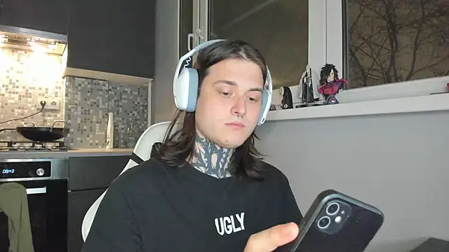 Snapshot of _torfin_ chatting on 02/22/25, 04:19 torfin online show from 02/22/25, 04:19