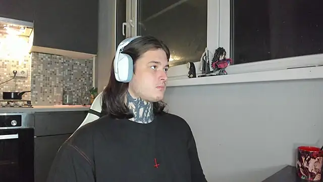 Snapshot of _torfin_ chatting on 03/04/25, 08:38 torfin online show from 03/04/25, 08:38