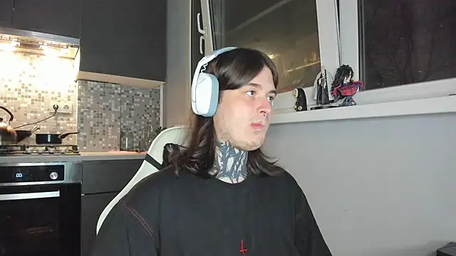 Snapshot of _torfin_ chatting on 03/05/25, 08:53 torfin online show from 03/05/25, 08:53