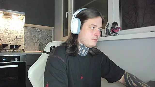 Snapshot of _torfin_ chatting on 03/06/25, 03:02 torfin online show from 03/06/25, 03:02