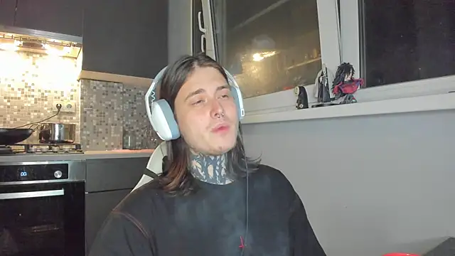 Snapshot of _torfin_ chatting on 03/06/25, 10:04 torfin online show from 03/06/25, 10:04