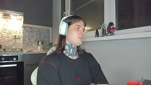 Snapshot of _torfin_ chatting on 03/08/25, 12:11 torfin online show from 03/08/25, 12:11