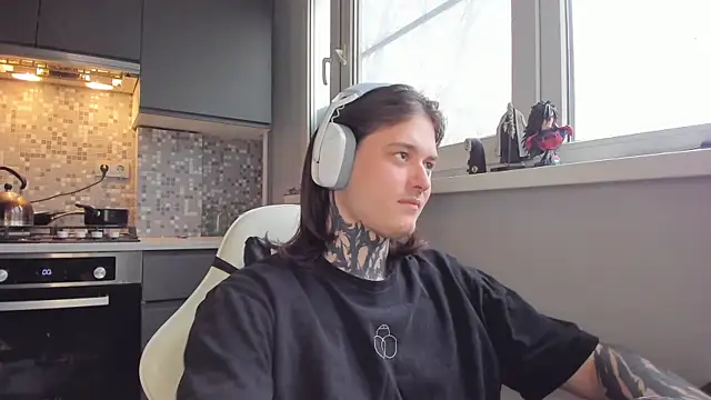 Snapshot of _torfin_ chatting on 03/10/25, 05:54 torfin online show from 03/10/25, 05:54