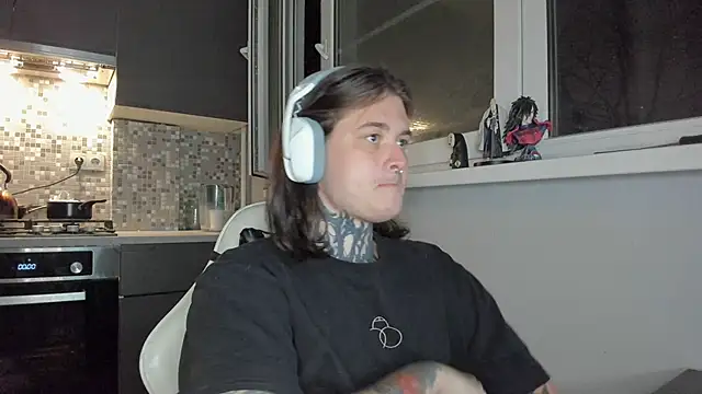 Snapshot of _torfin_ chatting on 03/10/25, 08:12 torfin online show from 03/10/25, 08:12