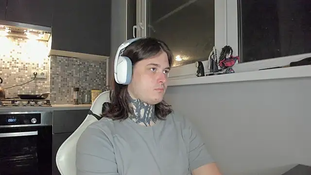 Snapshot of _torfin_ chatting on 03/15/25, 01:19 torfin online show from 03/15/25, 01:19