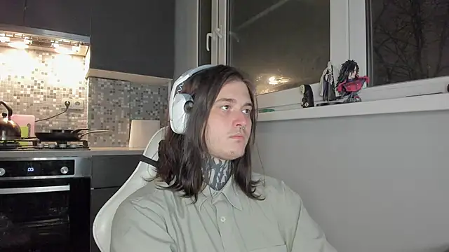 Snapshot of _torfin_ chatting on 03/15/25, 10:55 torfin online show from 03/15/25, 10:55