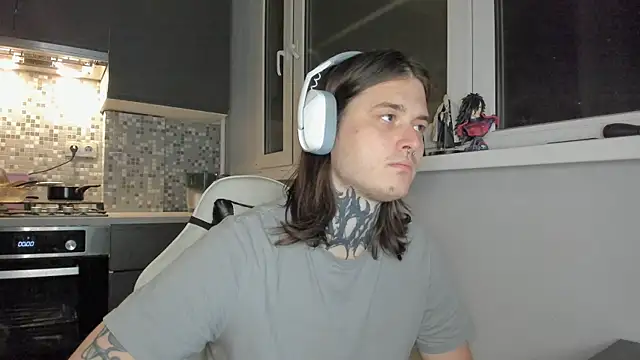 Snapshot of _torfin_ chatting on 03/17/25, 01:24 torfin online show from 03/17/25, 01:24