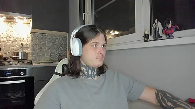 Snapshot of _torfin_ chatting on 03/21/25, 07:57 torfin online show from 03/21/25, 07:57