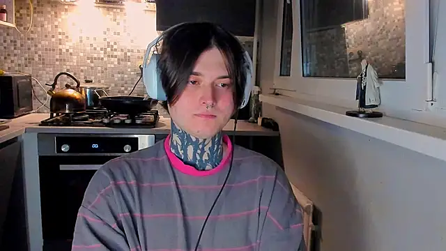 Snapshot of _torfin_ chatting on 02/23/26, 09:56 torfin online show from 02/23/26, 09:56